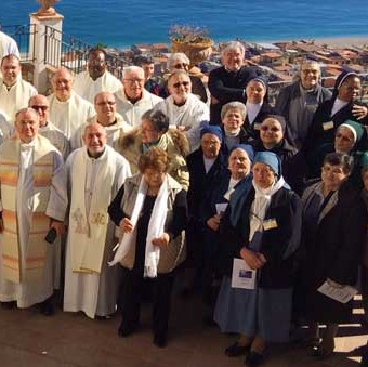 “VI SIAMO GRATI PER QUELLO CHE SIETE: VOI CI DITE LA BELLEZZA DEL DONO DI NOI STESSI”