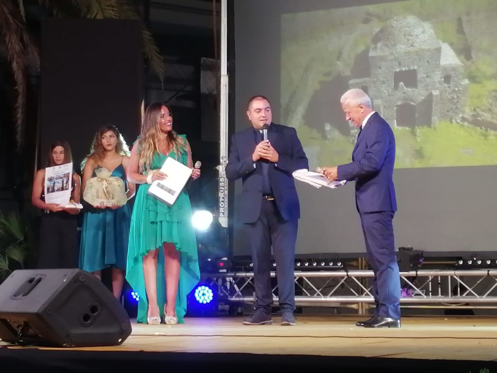 PREMIO “CRUYLLAS” AL DIRETTORE REGIONALE DON ROBERTO FUCILE