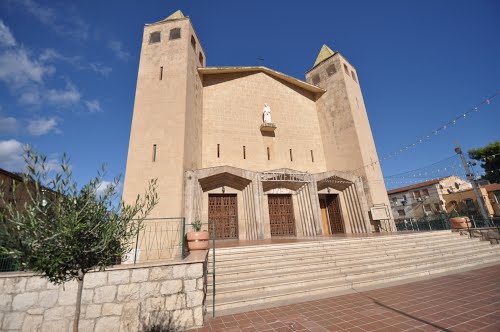 SCRITTE OFFENSIVE CONTRO LA CHIESA NEL QUARTIERE DELL’ARENELLA