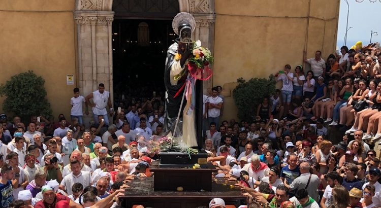 SAN CALOGERO: MESSE A PORTE CHIUSE E NIENTE PROCESSIONE