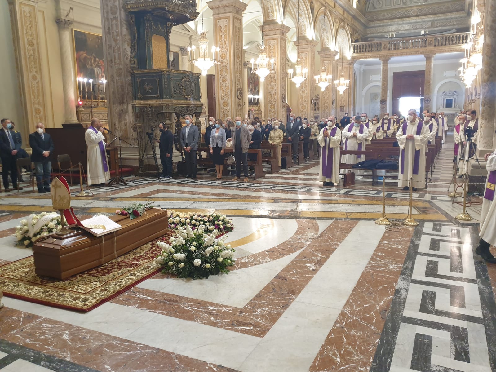 CELEBRATE LE ESEQUIE DELL’ARCIVESCOVO MONS. PIO VIGO