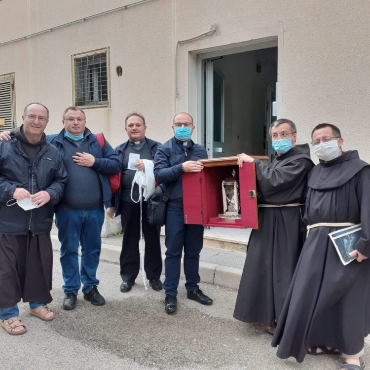 IL BEATO ROSARIO LIVATINO TORNA… IN CARCERE: LA RELIQUIA FA SOSTA CON I DETENUTI