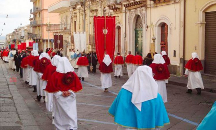 “LE CONFRATERNITE NELL’OGGI DELLA CHIESA”: 22 MILA COPIE DELLA NOTA DEI VESCOVI PER LE DIOCESI DI SICILIA