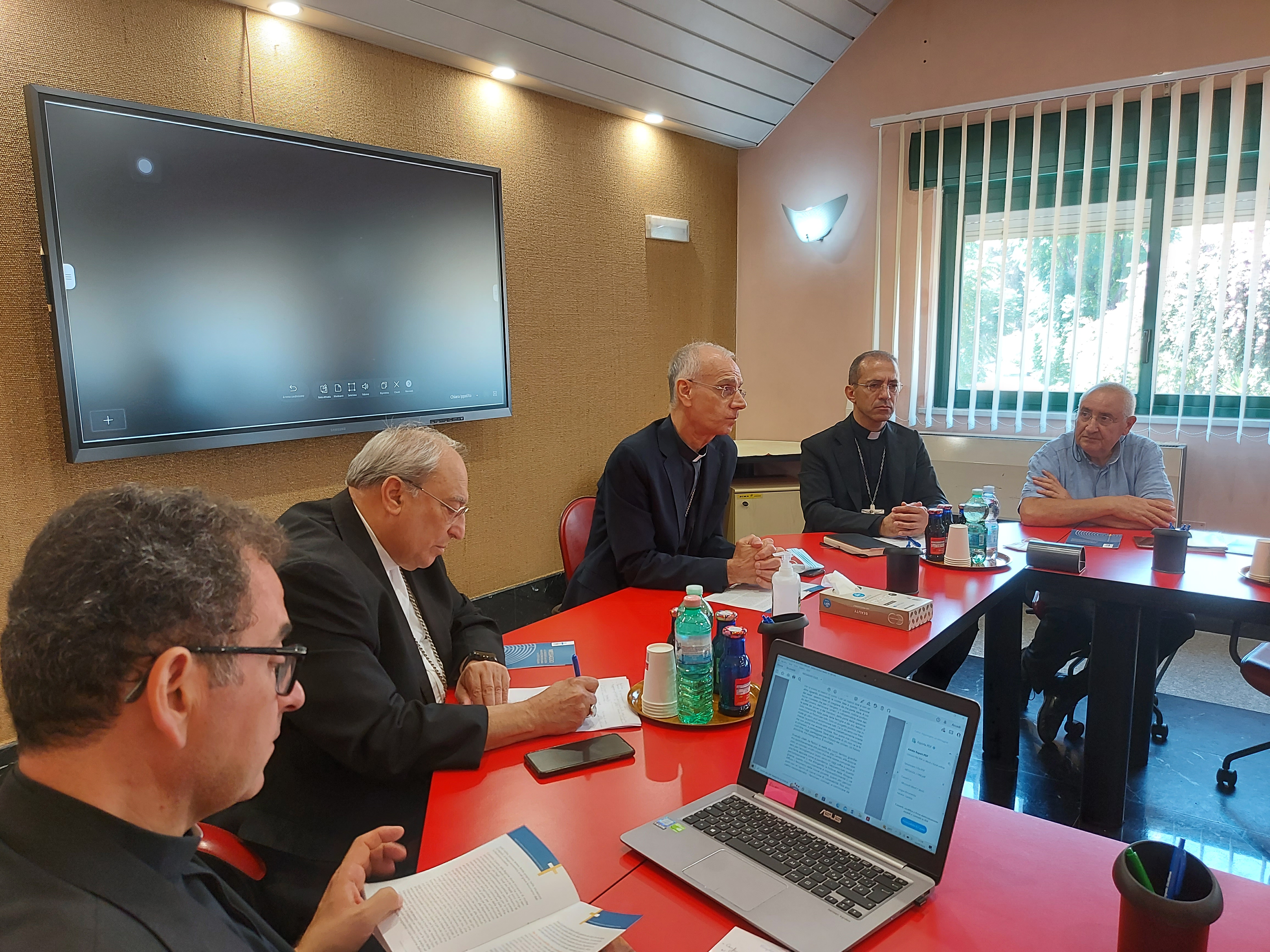 CONFERENZA STAMPA DI PRESENTAZIONE DEL MESSAGGIO DEI VESCOVI PER LE ELEZIONI REGIONALI