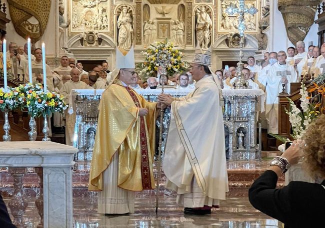 MONS. ANGELO GIURDANELLA INIZIA IL SUO MINISTERO EPISCOPALE IN DIOCESI