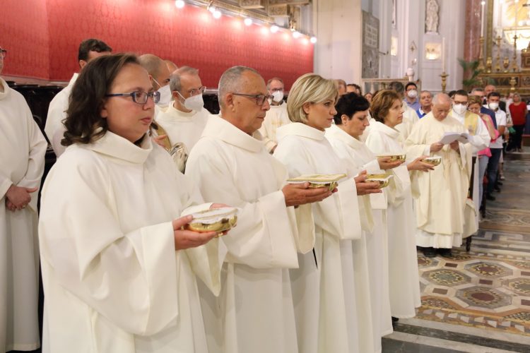 LINEE GUIDA CIRCA L’ISTITUZIONE DEI MINISTERI DI LETTORE, ACCOLITO E CATECHISTA