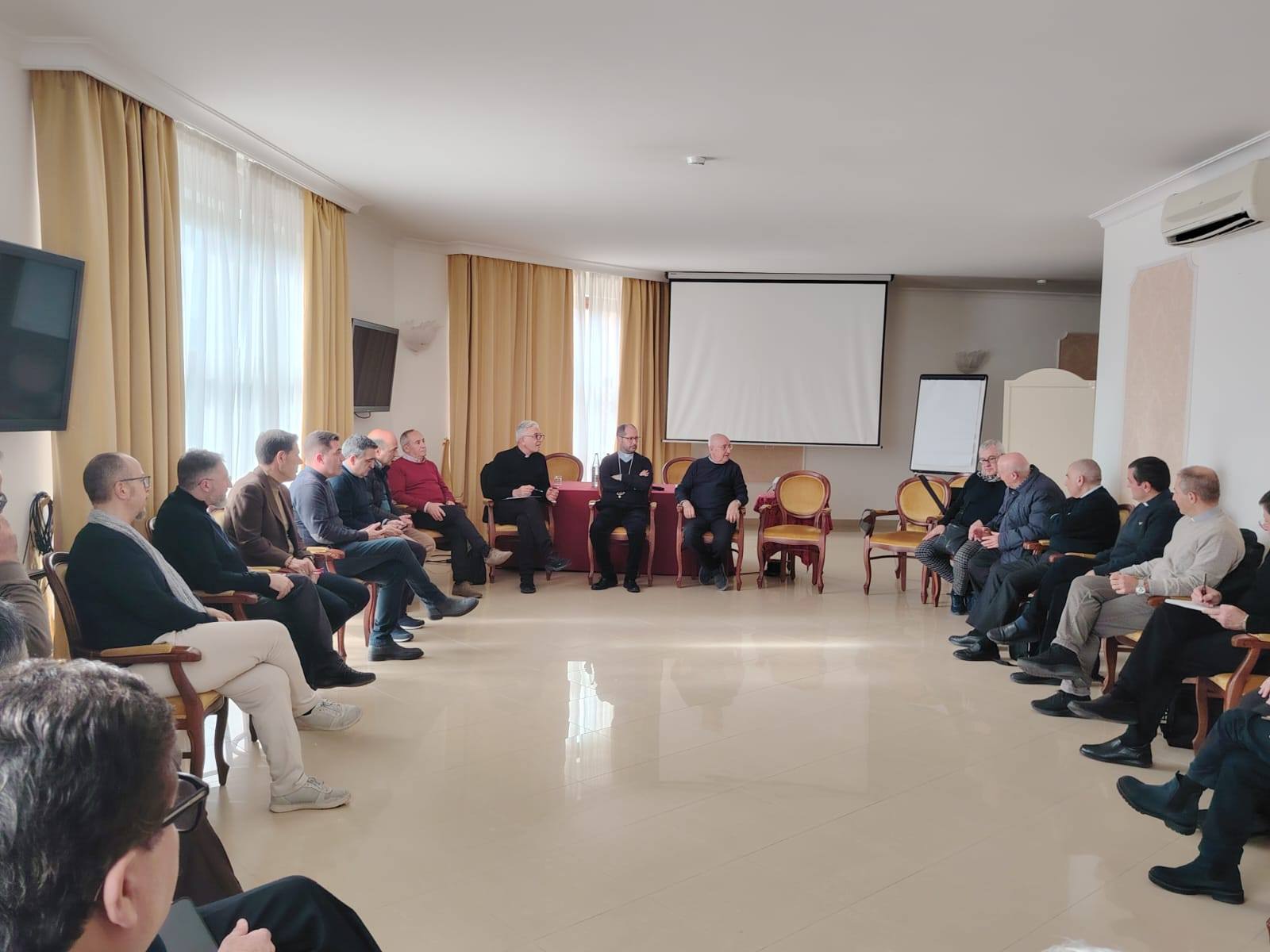 LE DIFFICOLTA' LEGATE ALLA SENSIBILIZZAZIONE E L'ANALISI DELLA SITUAZIONE NELLE DIOCESI DI SICILIA: INCONTRO DEL SOVVENIRE. PER LA PRIMA VOLTA CON IL NUOVO VESCOVO DELEGATO DE ANGELIS
