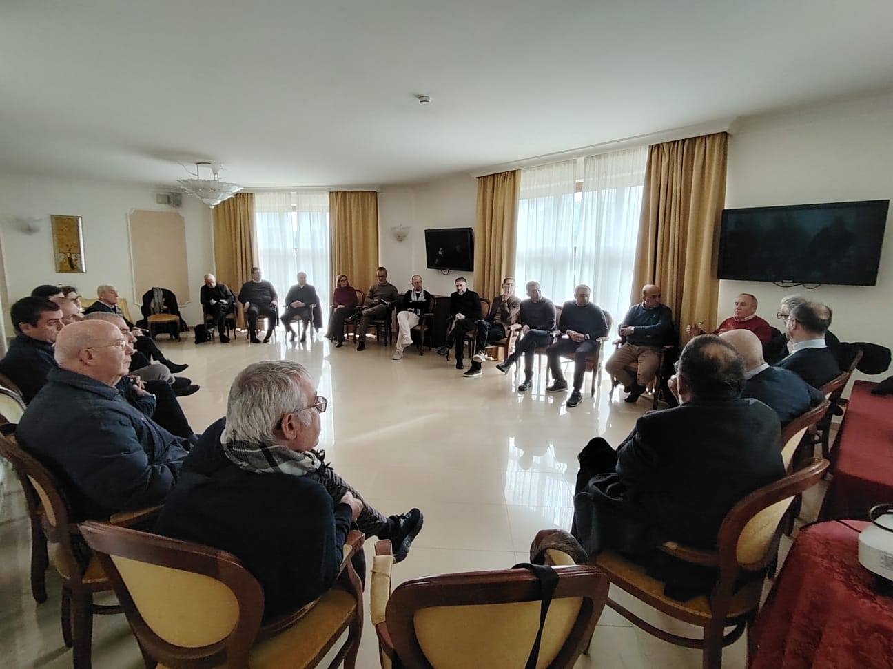 LE DIFFICOLTA' LEGATE ALLA SENSIBILIZZAZIONE E L'ANALISI DELLA SITUAZIONE NELLE DIOCESI DI SICILIA: INCONTRO DEL SOVVENIRE. PER LA PRIMA VOLTA CON IL NUOVO VESCOVO DELEGATO DE ANGELIS