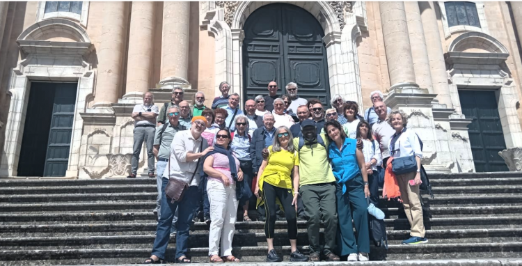 «PIÙ A SUD DI TUNISI, MA IN SICILIA»: LA DELEGAZIONE MIGRANTES PIEMONTESE NEL CUORE DELL’ACCOGLIENZA RAGUSANA. LA CRONACA DELLA QUINTA GIORNATA DI VISITA DI MIGRANTES PIEMONTE IN SICILIA