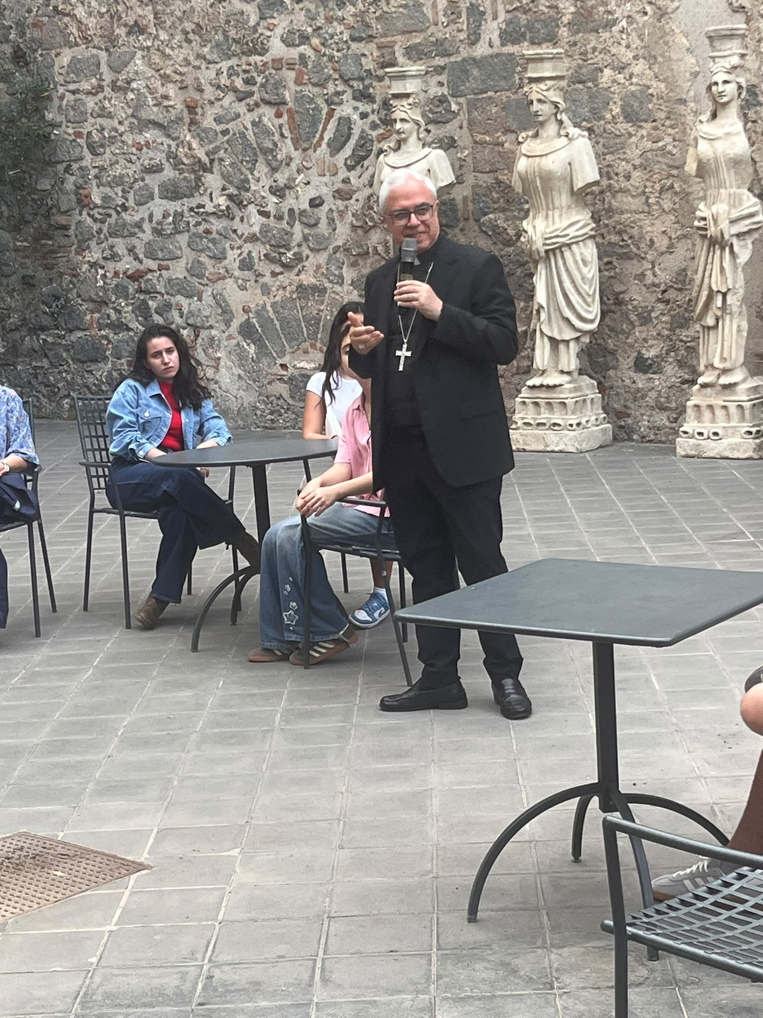 I “POETI SOCIALI” CHE DISEGNANO IL FUTURO DI CATANIA A PARTIRE DALLA SCUOLA