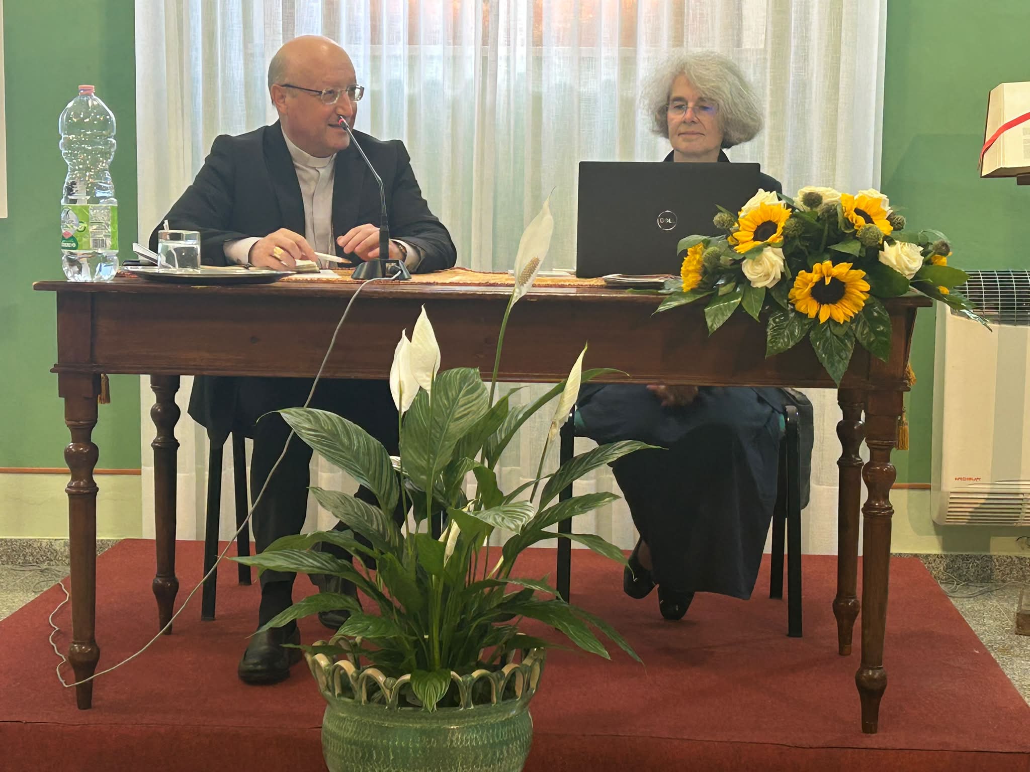 A GIBILMANNA LA CHIESA SICILIANA SI RITROVA NEL SEGNO DELLA PACE E DELLA SINODALITÀ. MONS. RASPANTI: “SIAMO SEGNO DI SPERANZA”