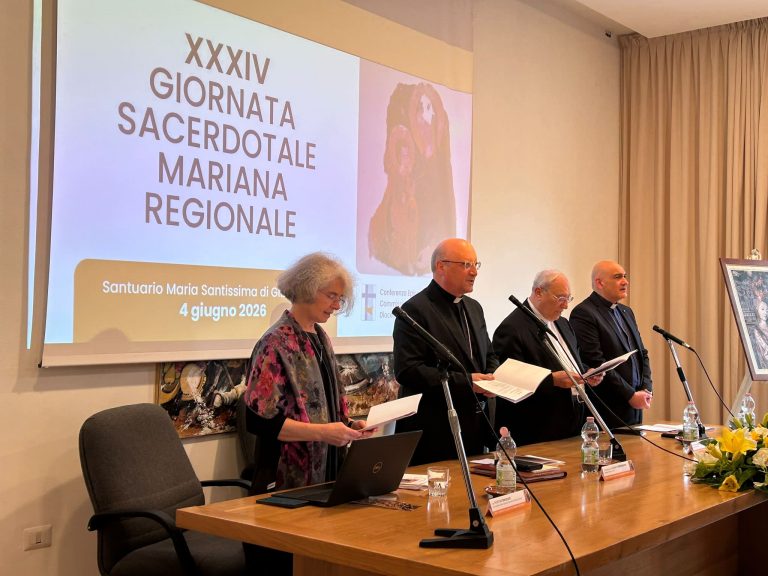 A GIBILMANNA LA CHIESA SICILIANA SI RITROVA NEL SEGNO DELLA PACE E DELLA SINODALITÀ. MONS. RASPANTI: “SIAMO SEGNO DI SPERANZA”