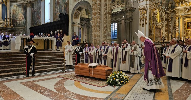 L’ULTIMO SALUTO AL CARD. PAOLO ROMEO: MESSA SOLENNE AD ACIREALE.